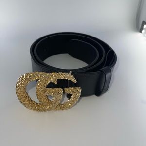 Gucci Belt with textured Double G buckle Style ‎582348 AP00G 601250 75.30